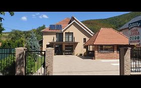 Casa Larisa